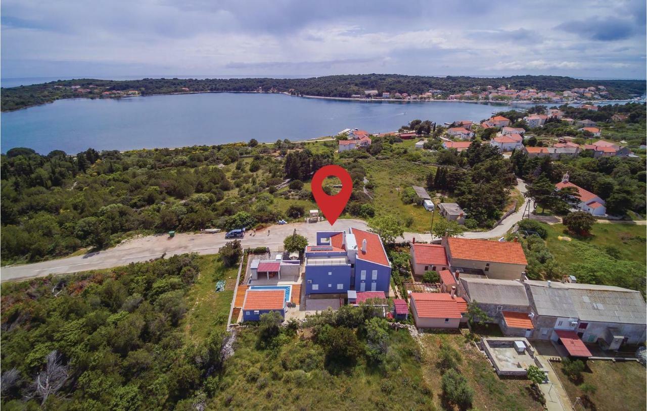 Apartment Amazing In Veli Rat
